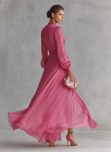 Falda rosa de gasa con escote en V